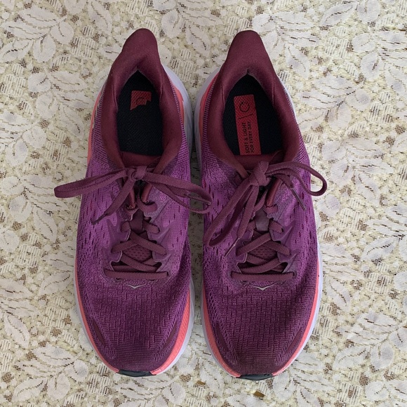 Hoka Clifton 8 Women's Magenta and Coral Everyday Athletic Shoes - Picture 3 of 12